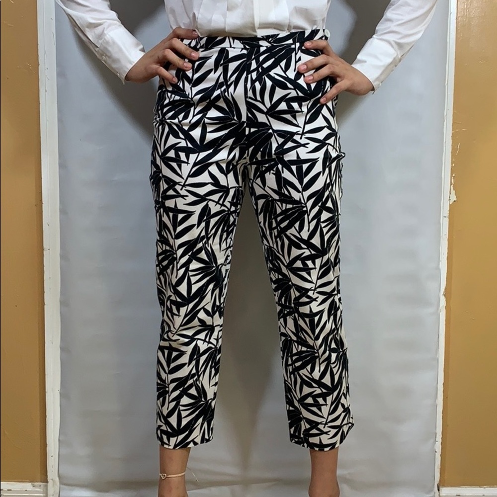 Sutton studio Capri pants black and white sz 4